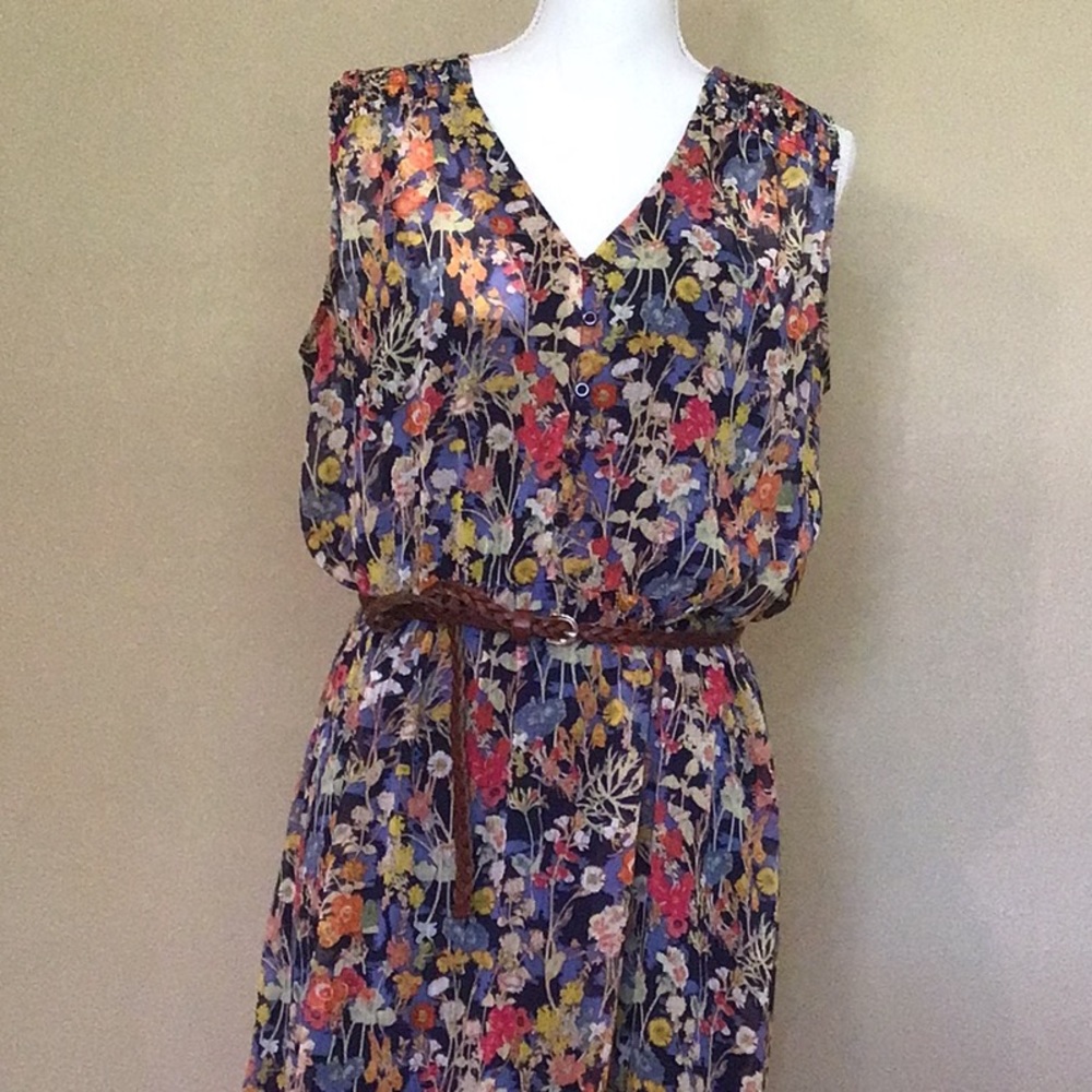 Sleeveless Chic Dress - Large